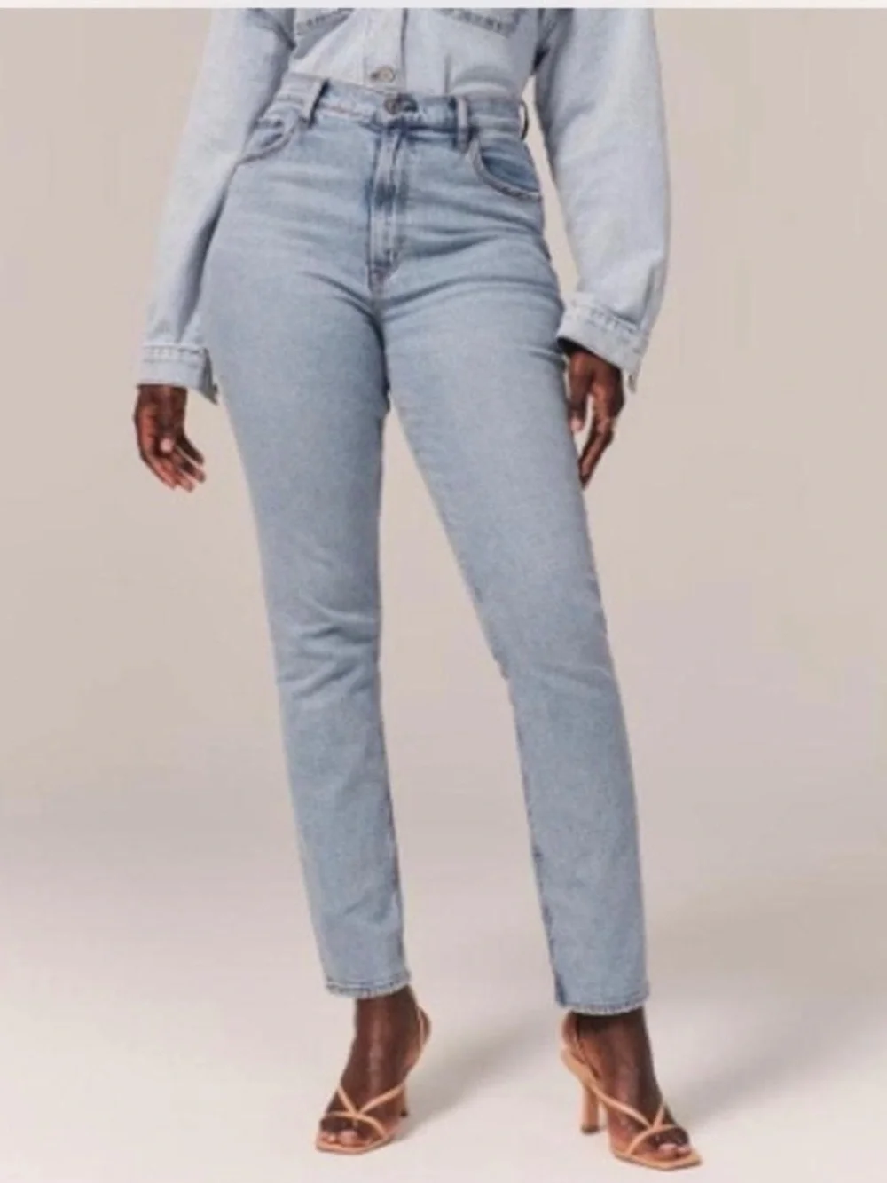 Abercrombie & Fitch The 90’s Straight-Leg Ultra High Rise Light Blue Denim Jeans